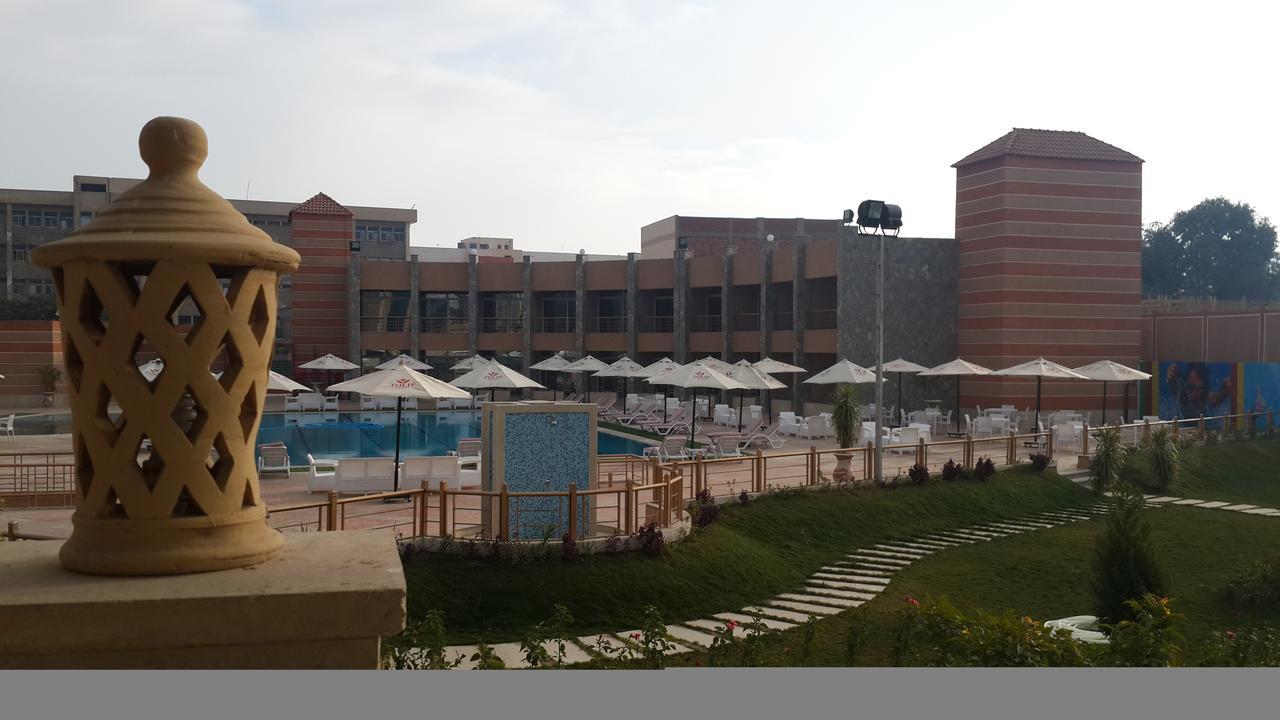 Jewel Inn 베니수에프 외부 사진
